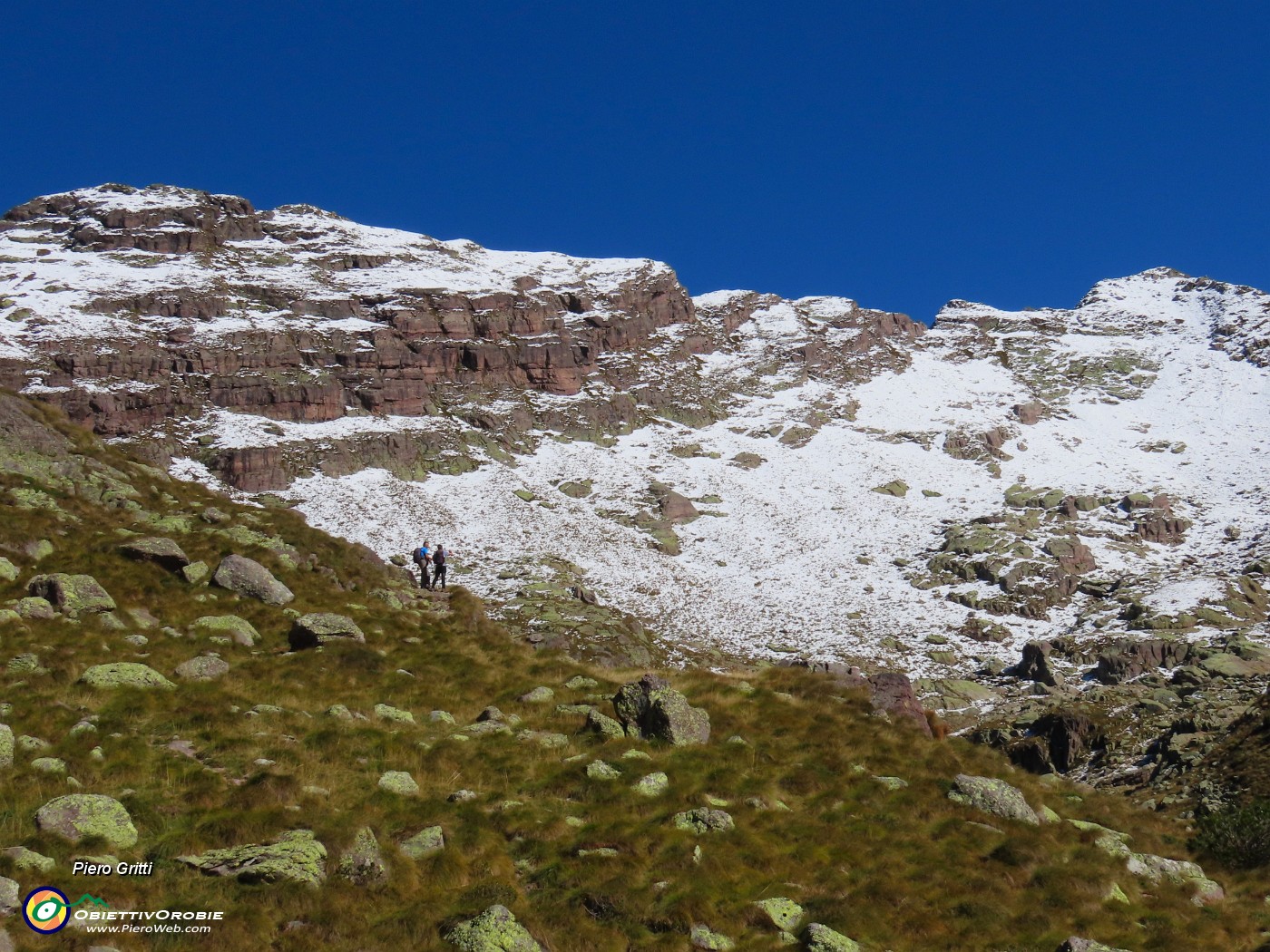 25 Cima Pietra Quadra a dx, Pietra Quadra centrale a sx.JPG